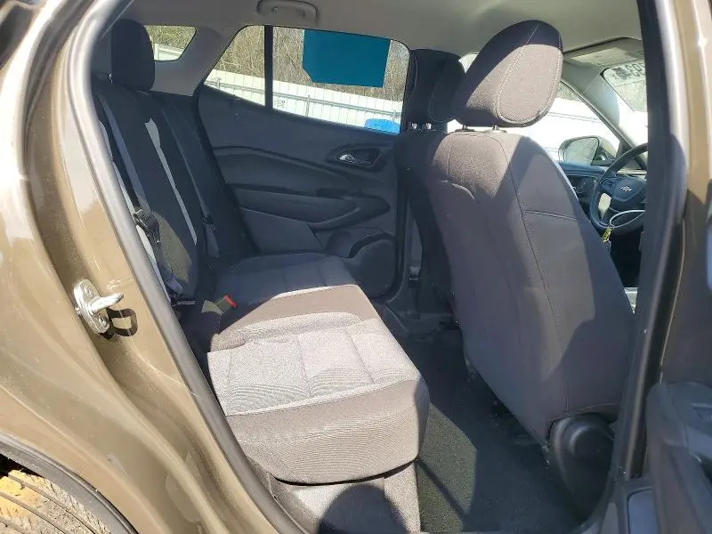 2024 CHEVROLET TRAX LS  