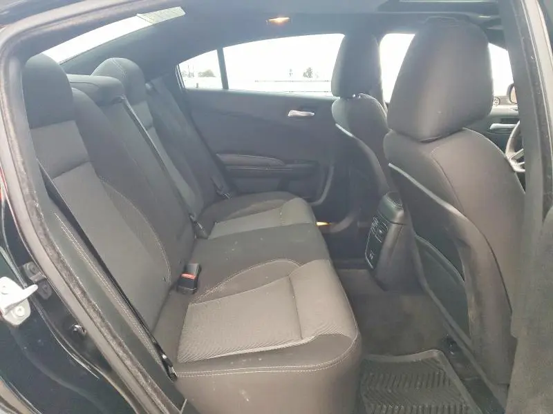 2017 DODGE CHARGER SE  