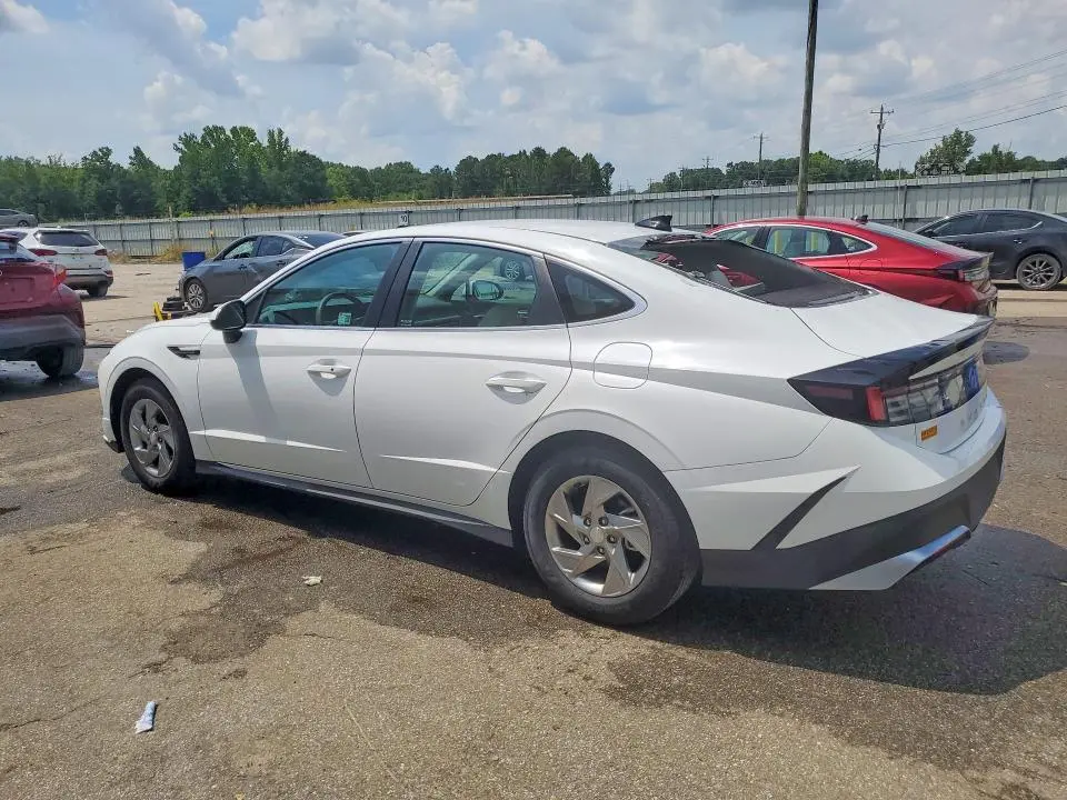 2025 HYUNDAI SONATA SE  