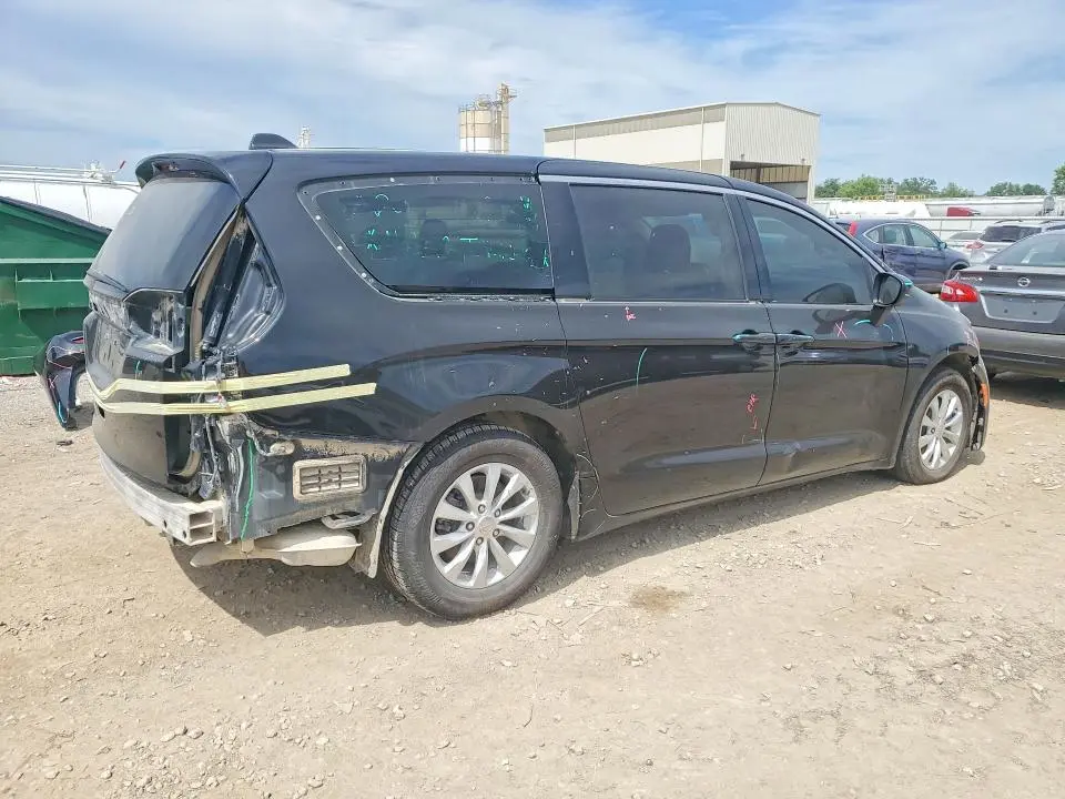 2017 CHRYSLER PACIFICA TOURING  