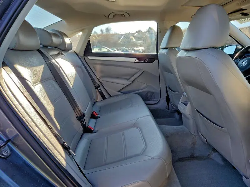 2012 VOLKSWAGEN PASSAT SE  