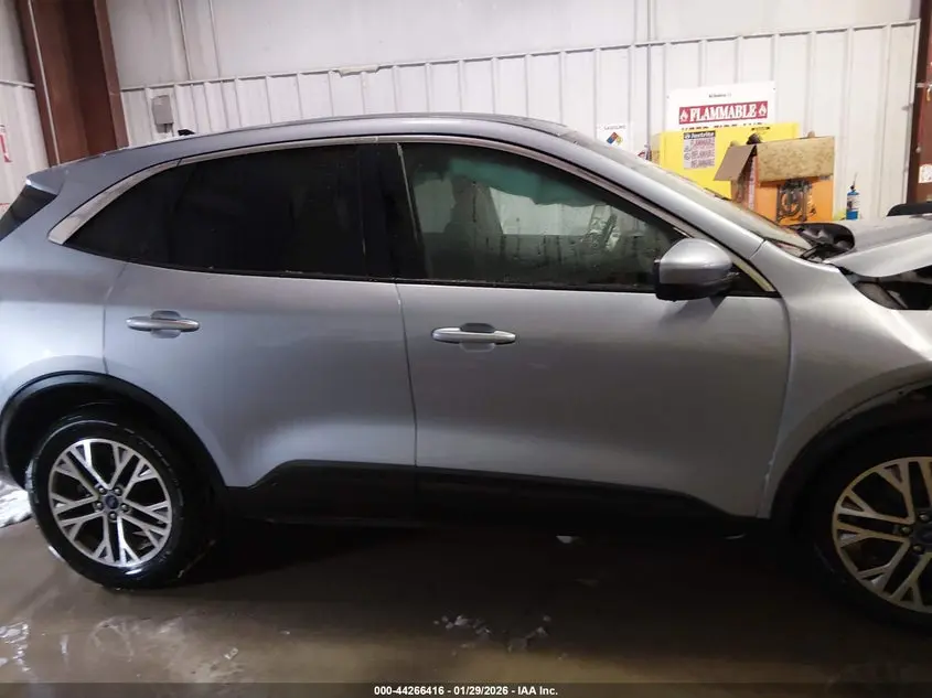 2022 FORD ESCAPE SEL