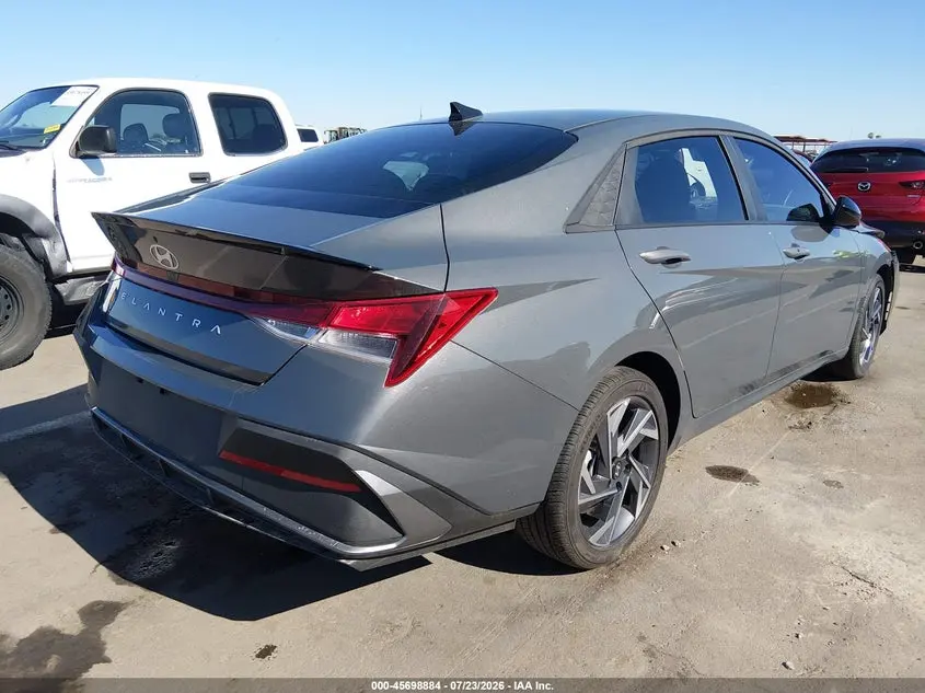 2025 HYUNDAI ELANTRA SEL SPORT