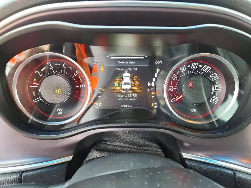 2017 DODGE CHALLENGER SXT  