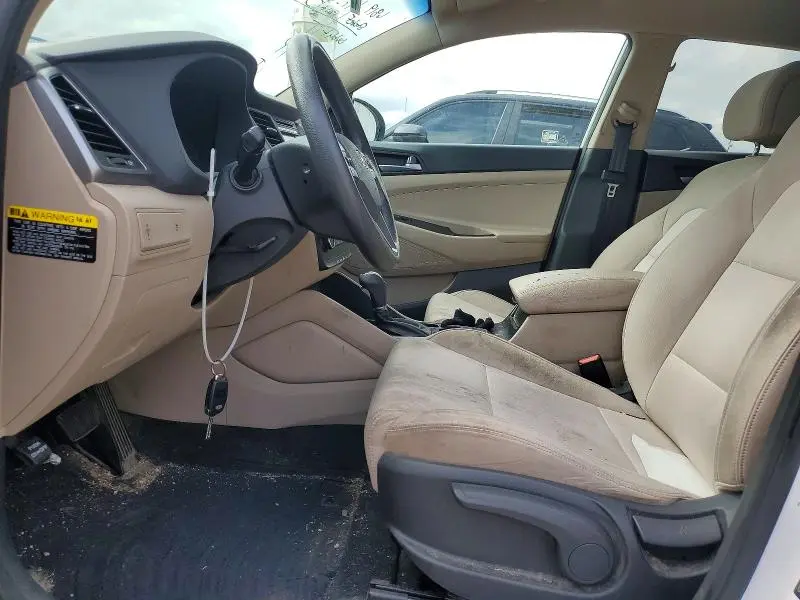2017 HYUNDAI TUCSON SE  