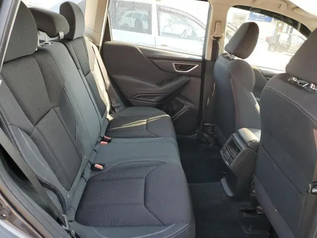 2021 SUBARU FORESTER   