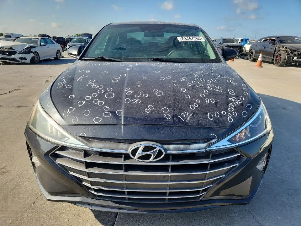 2020 HYUNDAI ELANTRA SE  