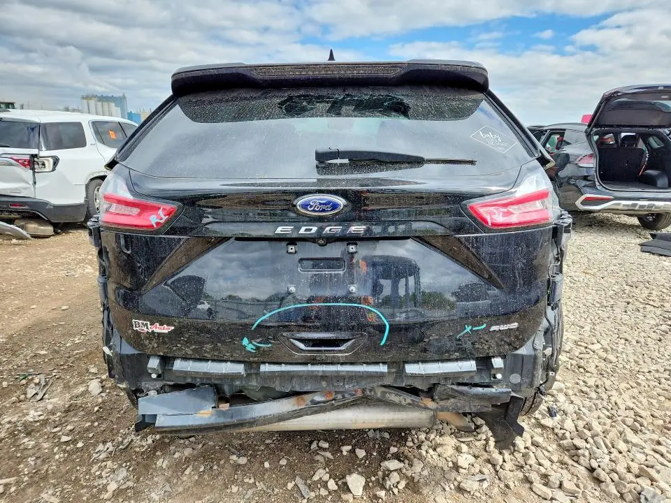 2022 FORD EDGE SE  