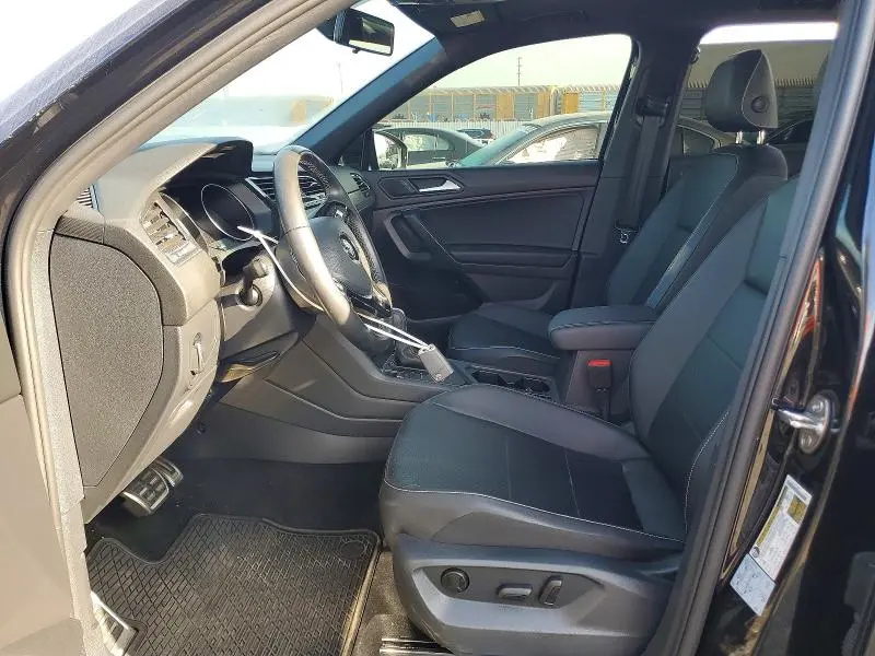 2021 VOLKSWAGEN TIGUAN SE  