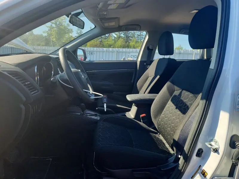 2024 MITSUBISHI RVR ES  