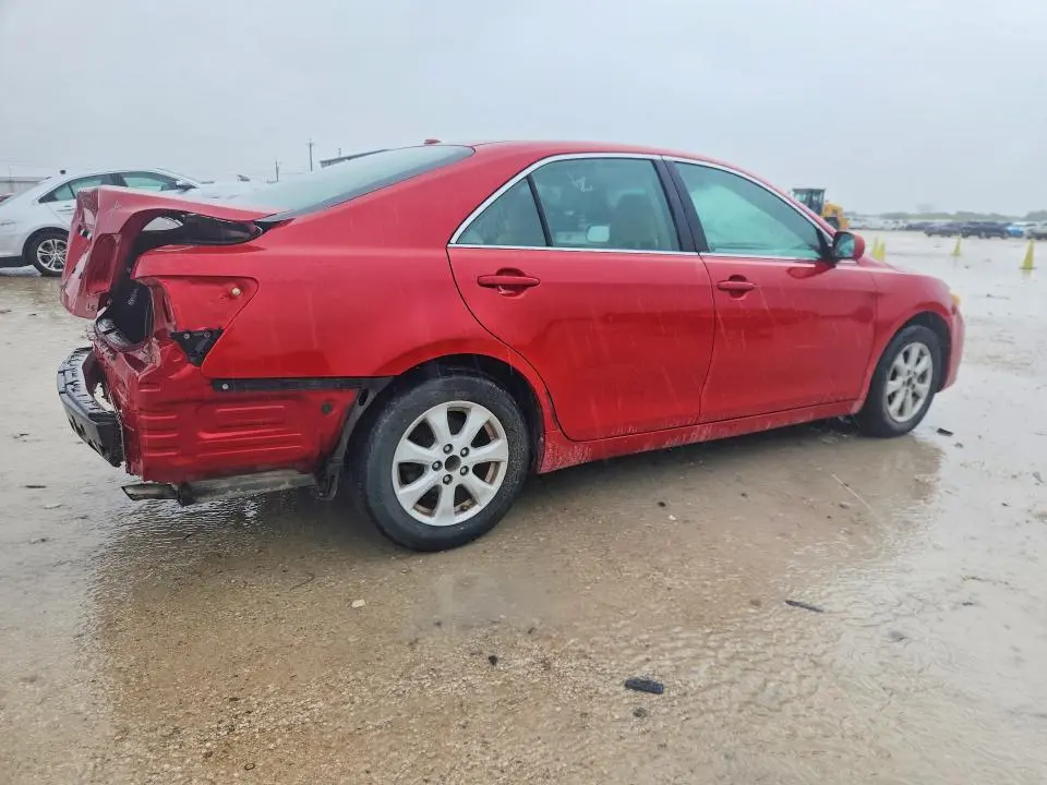 2011 TOYOTA CAMRY LE  
