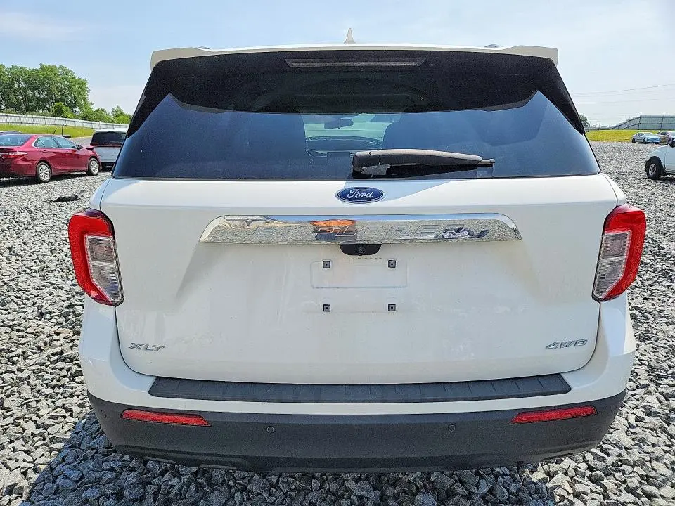 2022 FORD EXPLORER XLT  