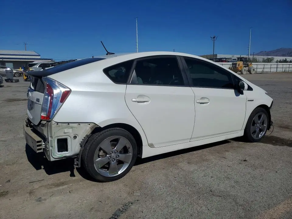 2013 TOYOTA PRIUS PERSONA SERIES SE  