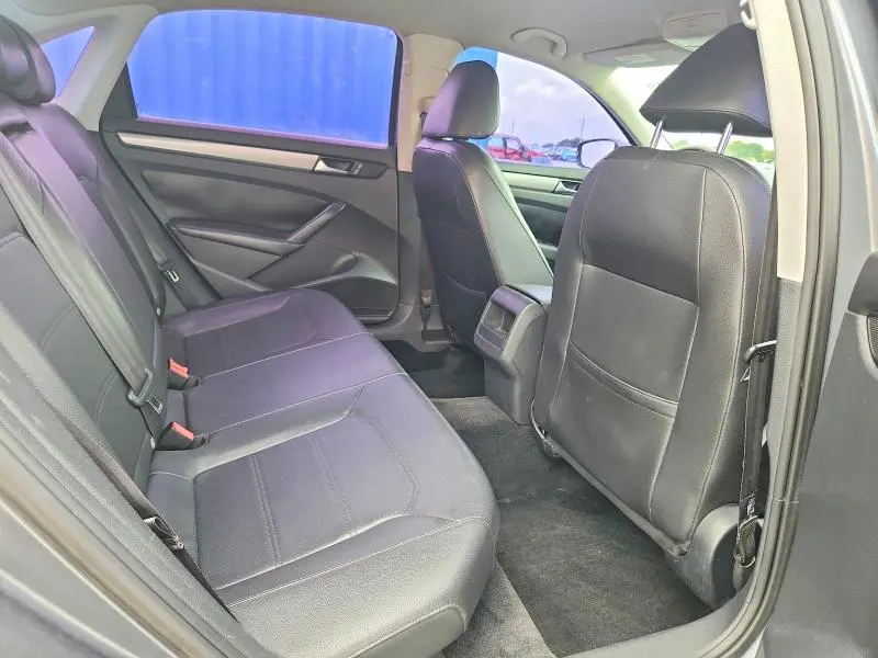 2015 VOLKSWAGEN PASSAT S  