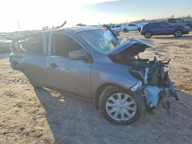 2018 NISSAN VERSA S  
