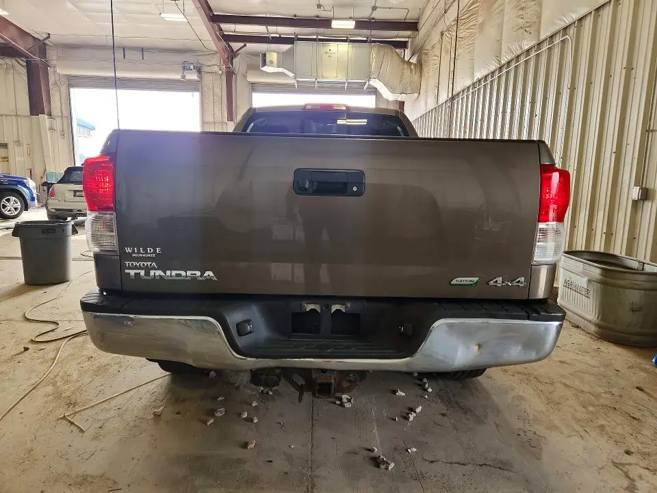 2011 TOYOTA TUNDRA DOUBLE CAB SR5  