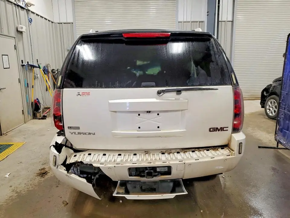 2010 GMC YUKON DENALI  