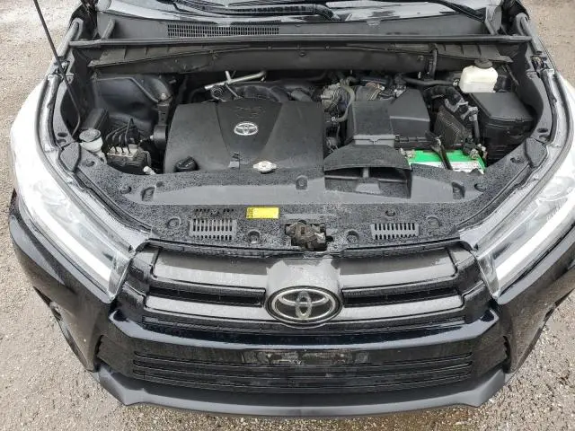 2018 TOYOTA HIGHLANDER SE  