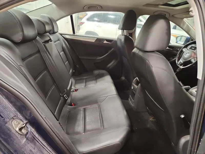2013 VOLKSWAGEN JETTA SE  