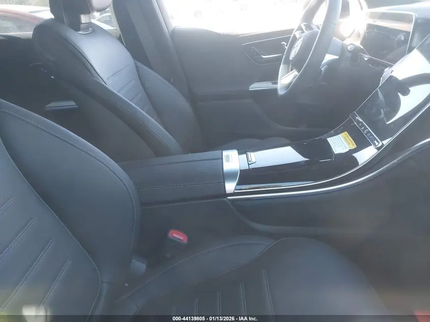 2025 MERCEDES-BENZ GLC 300 SUV