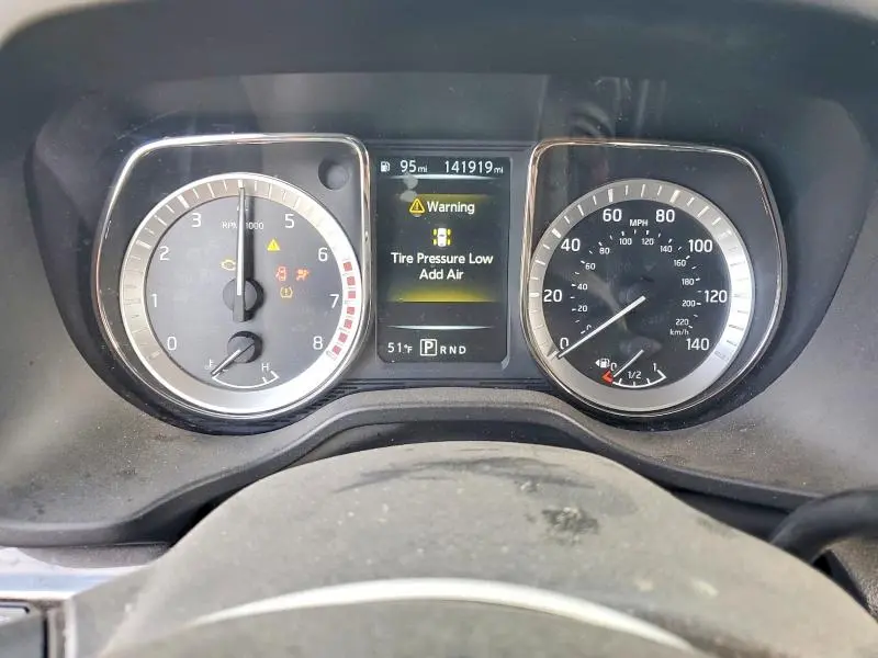 2017 NISSAN TITAN SV  