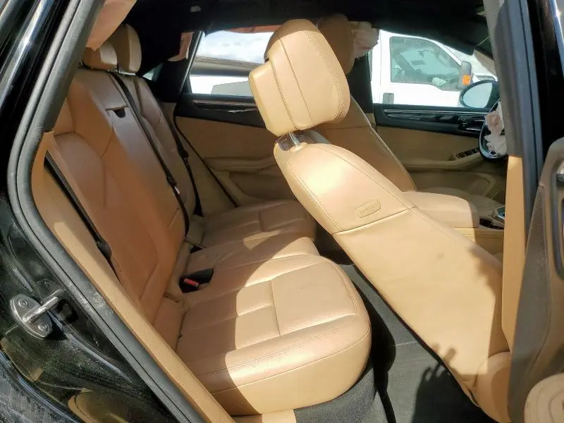 2018 PORSCHE MACAN S  