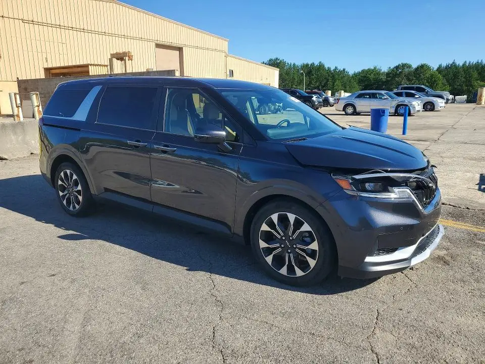 2024 KIA CARNIVAL EX  