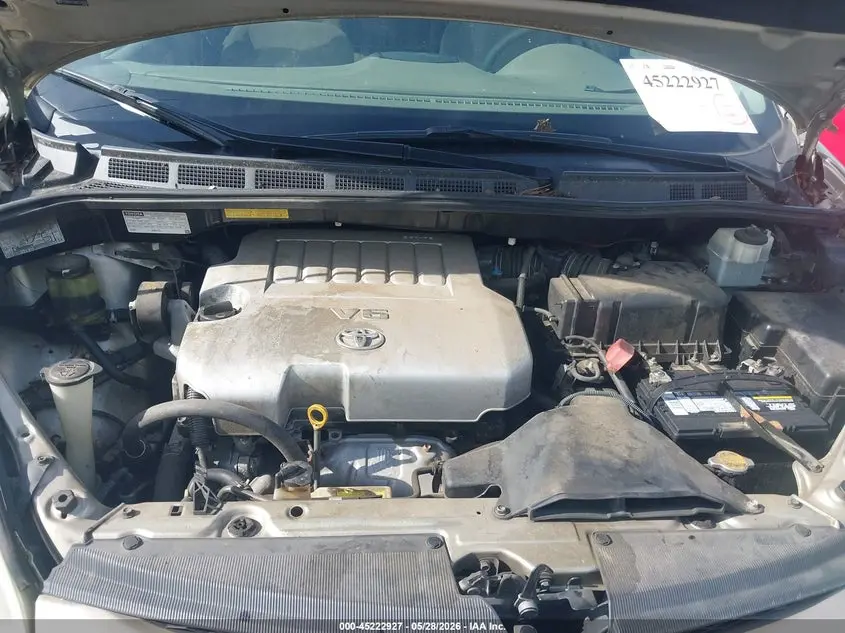 2010 TOYOTA SIENNA LE