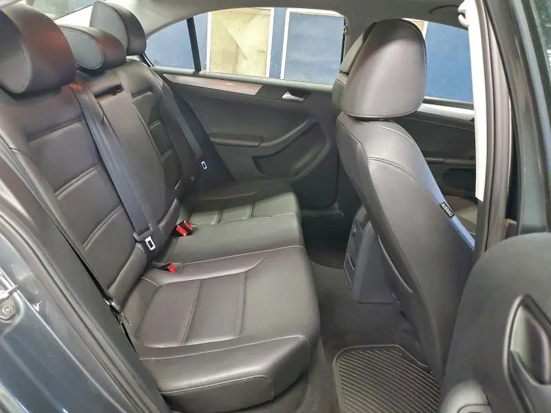 2017 VOLKSWAGEN JETTA SE  