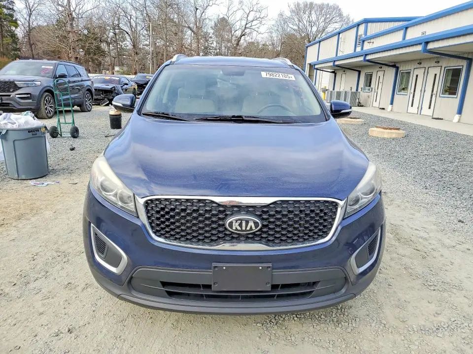 2017 KIA SORENTO LX V6  