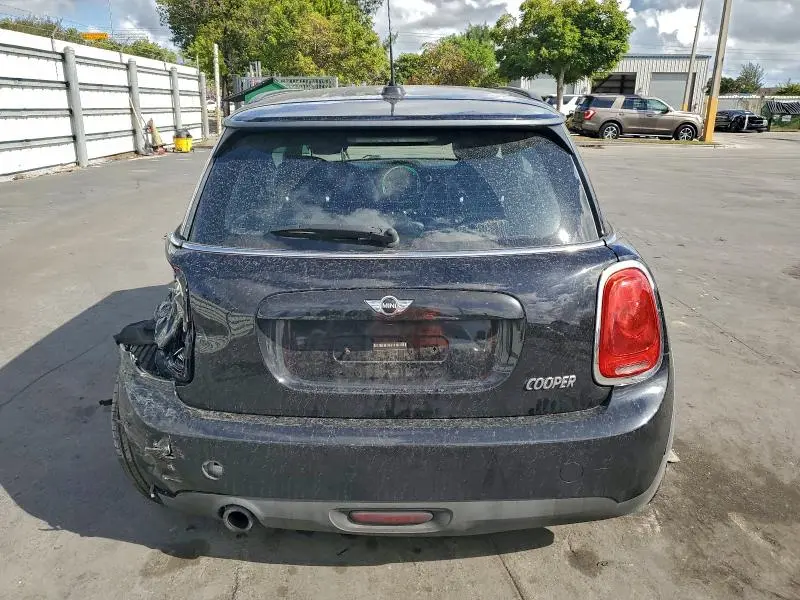 2017 MINI COOPER   