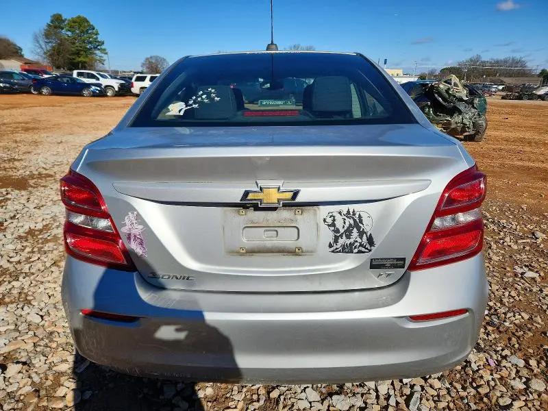 2017 CHEVROLET SONIC LT  