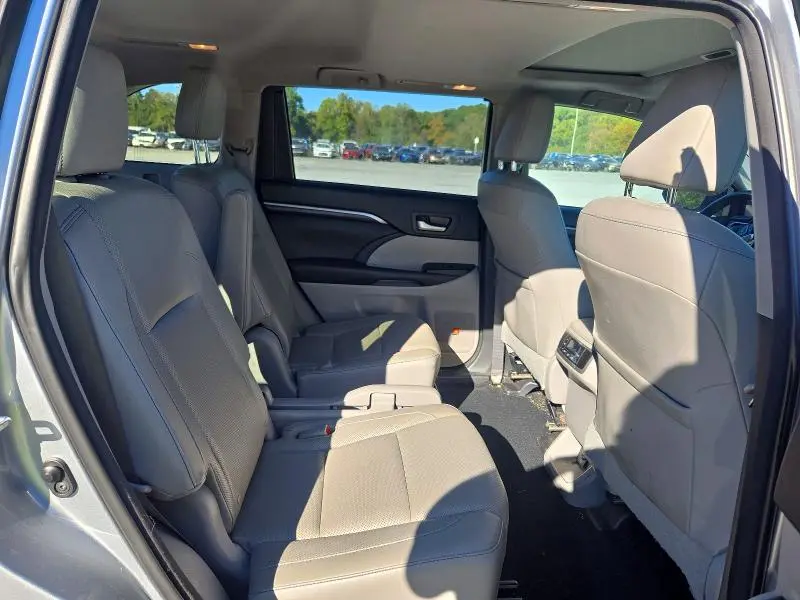 2015 TOYOTA HIGHLANDER LIMITED  