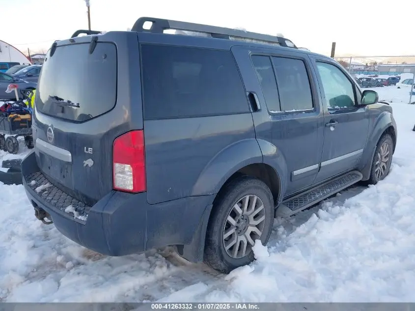 2011 NISSAN PATHFINDER LE