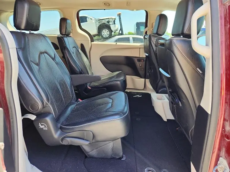 2017 CHRYSLER PACIFICA LIMITED  