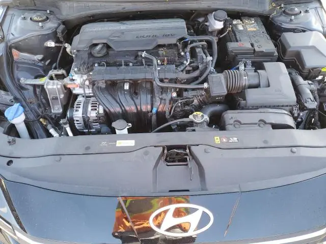 2024 HYUNDAI ELANTRA SE