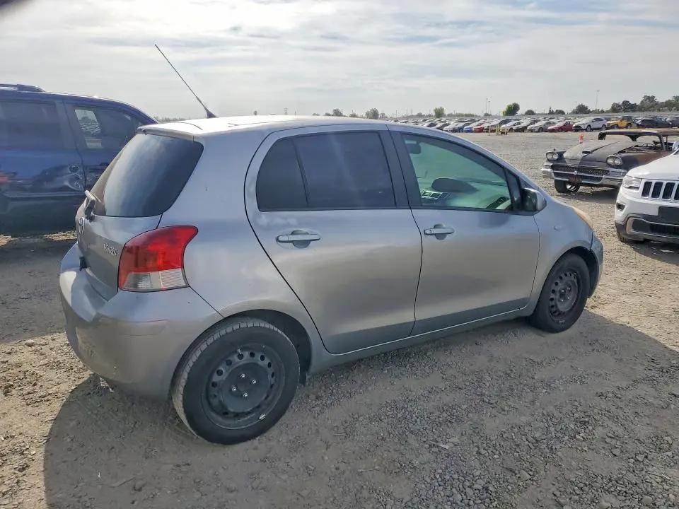 2010 TOYOTA YARIS BASE  