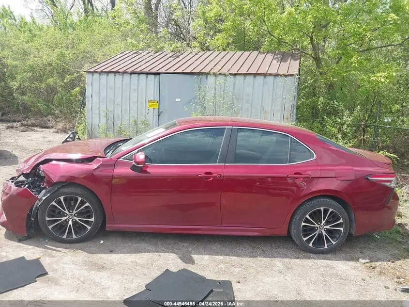 2018 TOYOTA CAMRY SE
