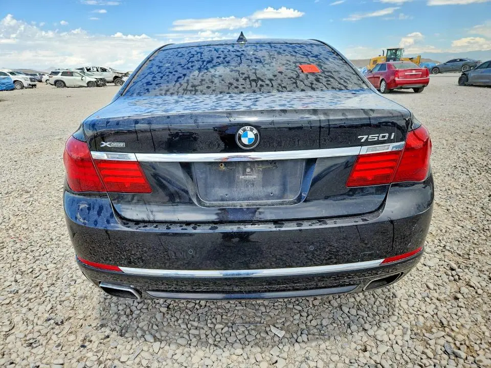 2013 BMW 750 XI  