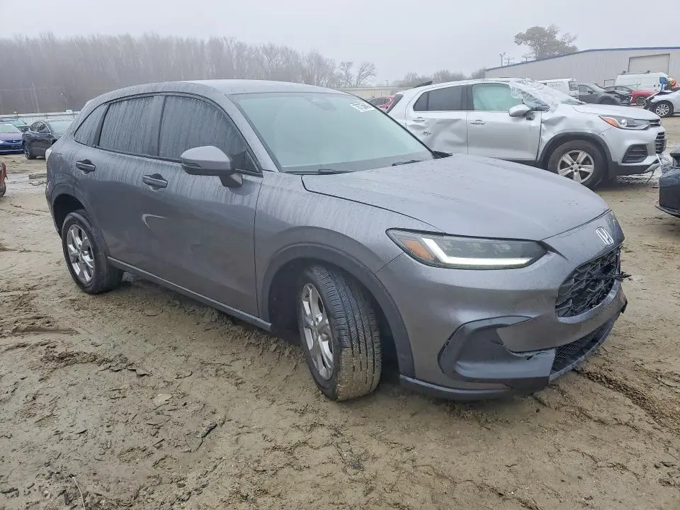 2023 HONDA HR-V LX  