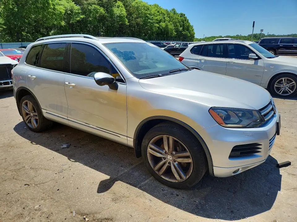 2012 VOLKSWAGEN TOUAREG V6  