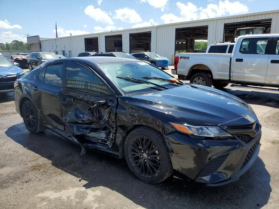 2020 TOYOTA CAMRY SE NIGHTSHADE  
