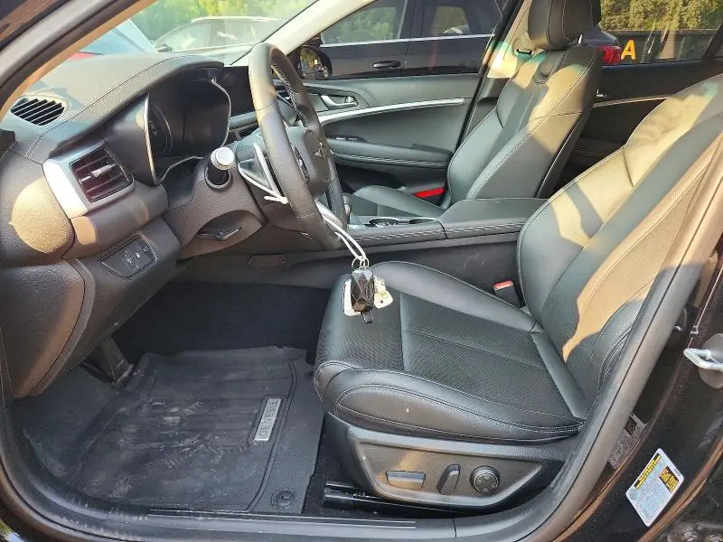 2025 GENESIS G70 2.5T STANDARD  