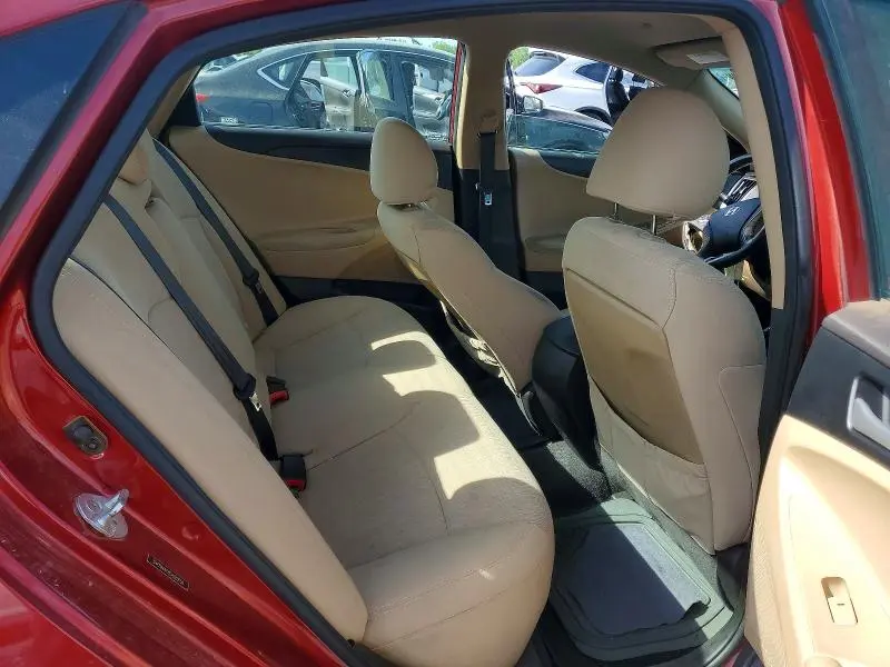 2012 HYUNDAI SONATA GLS  