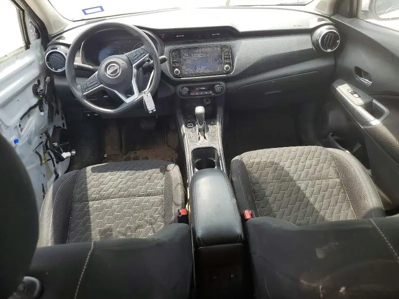 2022 NISSAN KICKS SV  