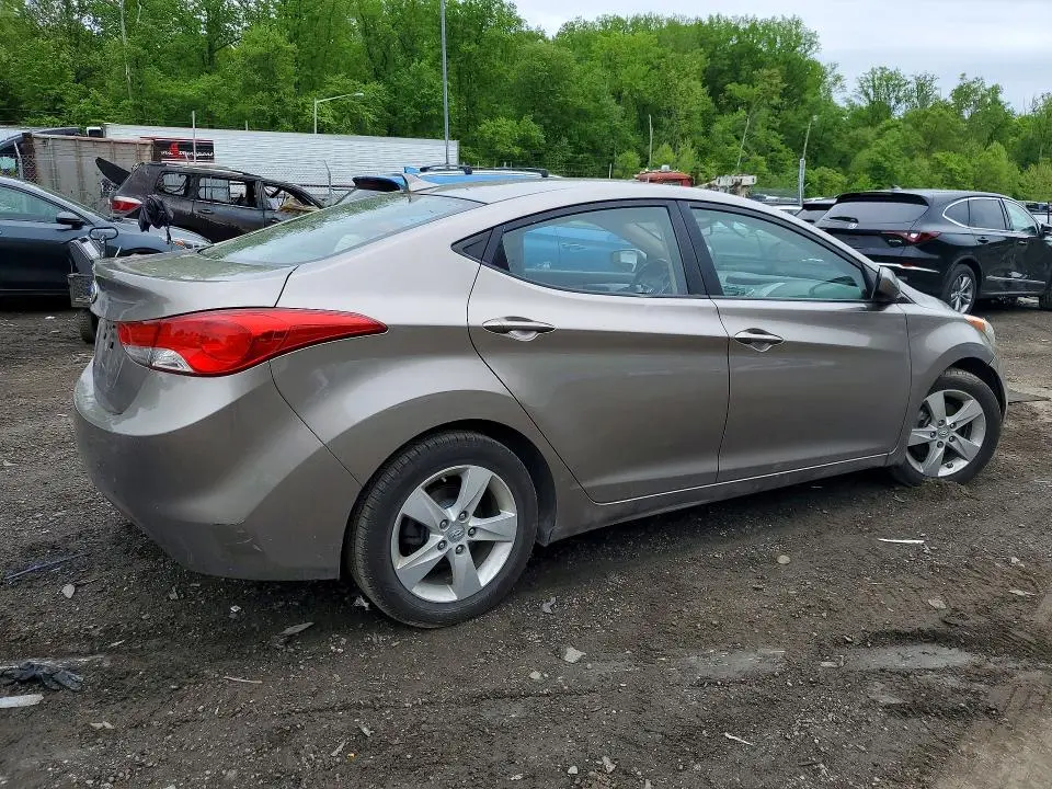 2011 HYUNDAI ELANTRA   