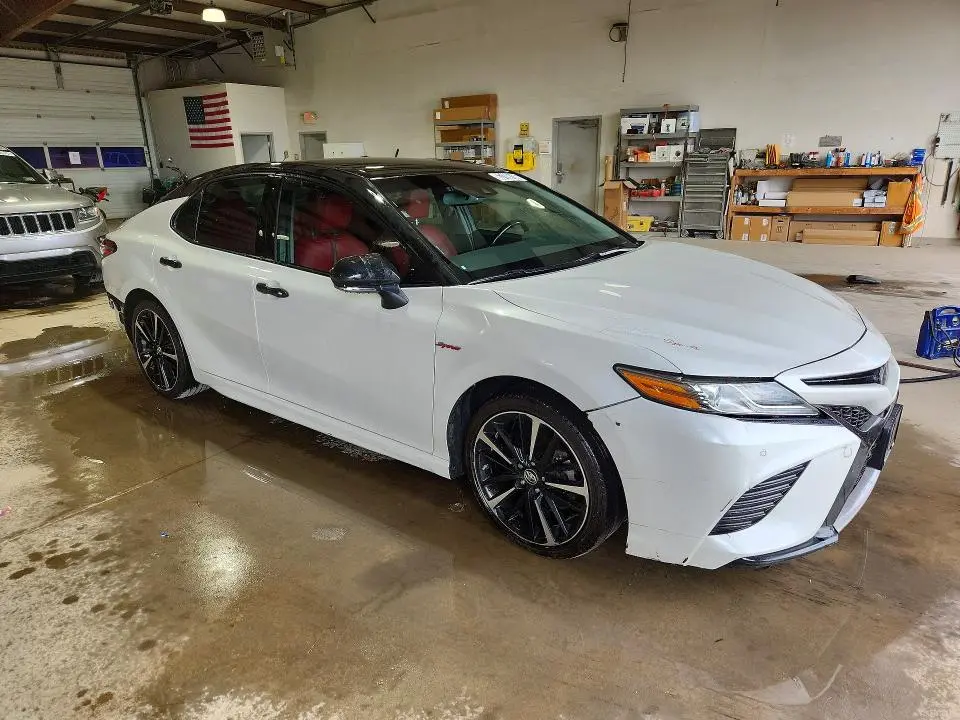 2018 TOYOTA CAMRY XSE  