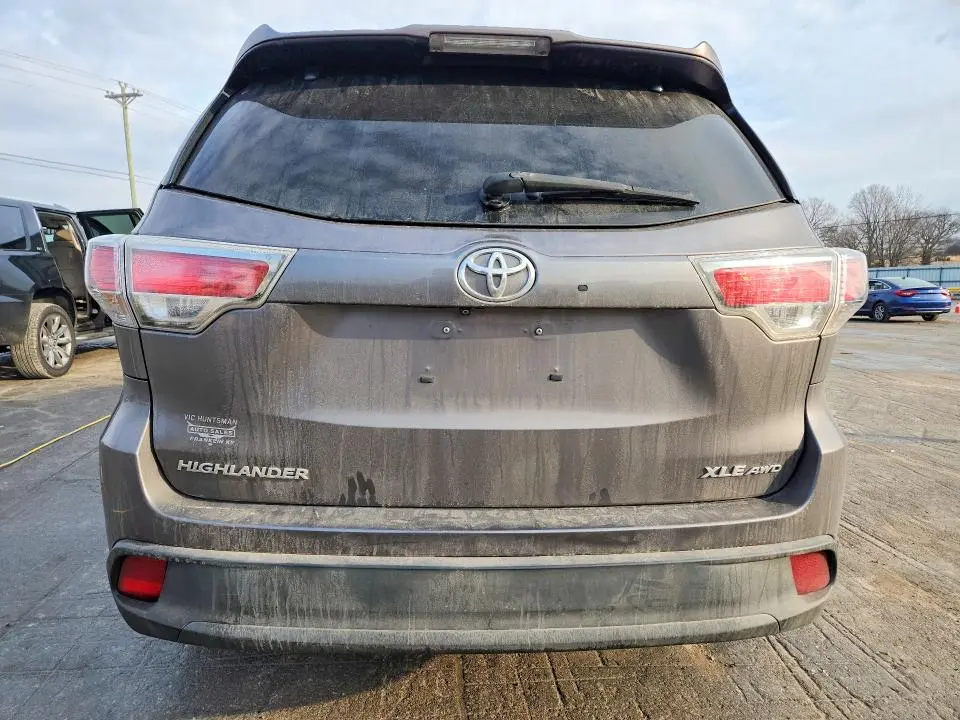 2015 TOYOTA HIGHLANDER XLE  