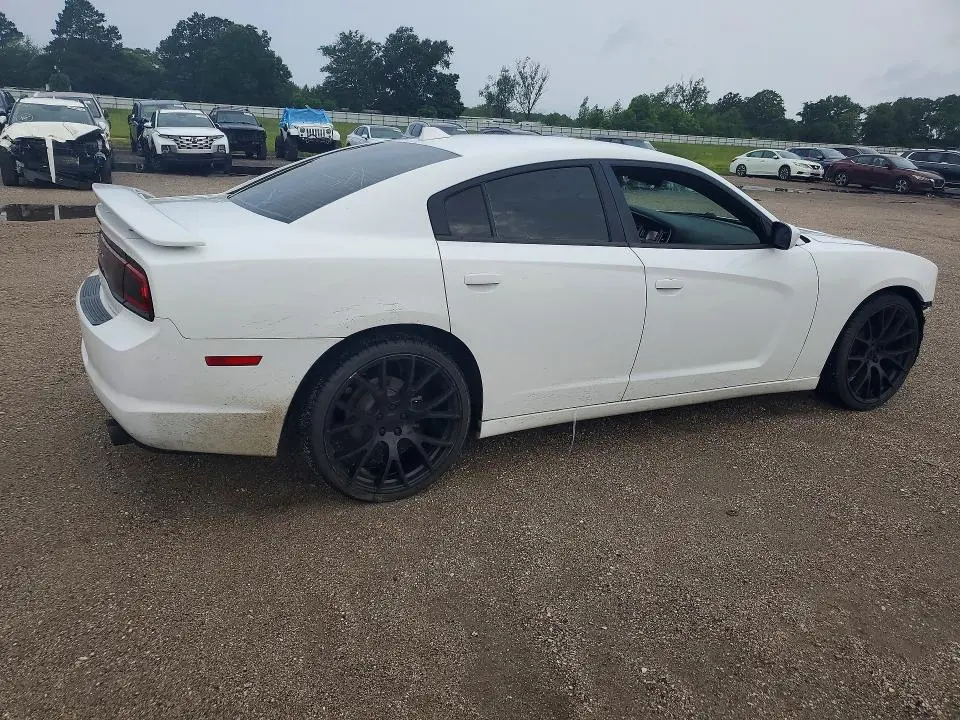 2014 DODGE CHARGER SE  