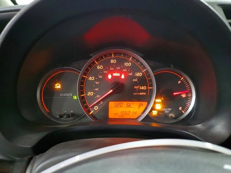 2014 TOYOTA YARIS 5-DOOR LE  
